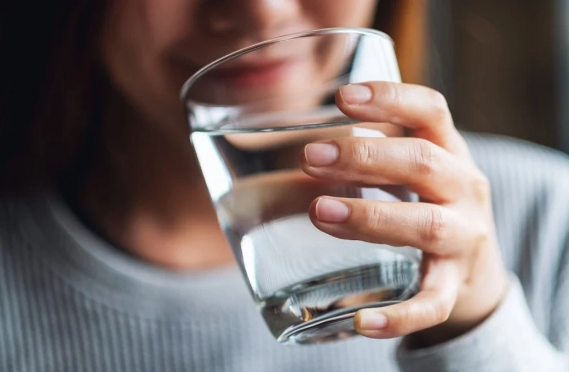 Soyuq havada çay əvəzinə su içməyin FAYDALARI