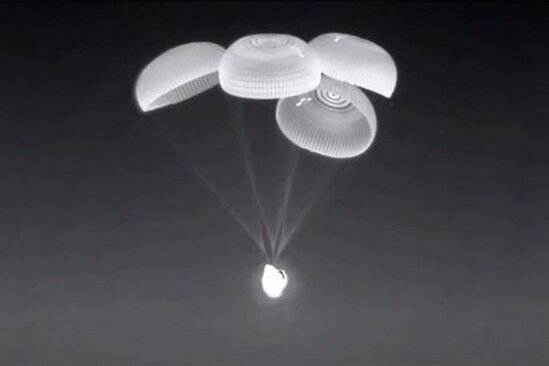 Altı aylıq missiyanı başa vuran astronavtlar Yerə qayıtdı - FOTO