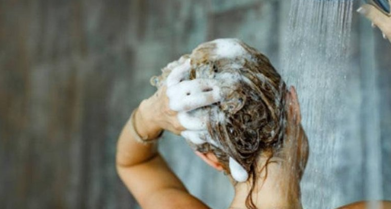 Şampuna yarım çay qaşığı əlavə edin - ŞOK NƏTİCƏNİ görün
