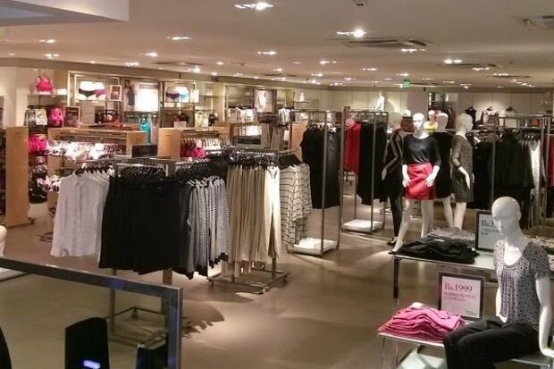 Geyim dükanlarının 99 qəpik sirri: İtirən alıcılar, qazanan satıcılardır - VİDEO