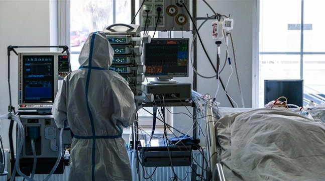 Ağlasığmaz HADİSƏ! Xəstə təcili yardıma aparıldı, zibil qutusundan ÇIXDI