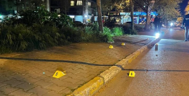 Boşanma ərəfəsində olan arvadını küçənin ortasında dəfələrlə bıçaqladı