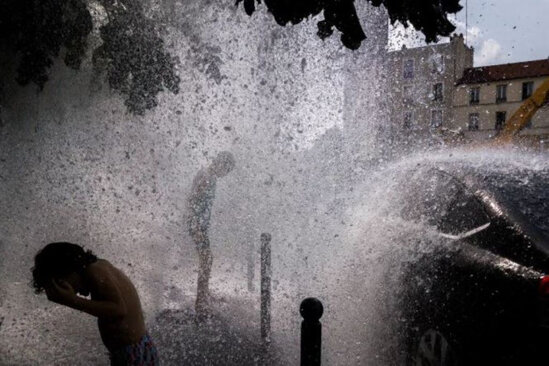 Sərinləmək istəyi cərimə və həbs riskinə üstün gəlir -VİDEO