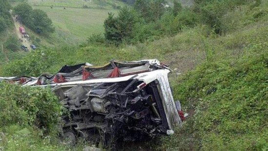 Meksikada sərnişin avtobusu aşdı: 18 ölü, 33 yaralı