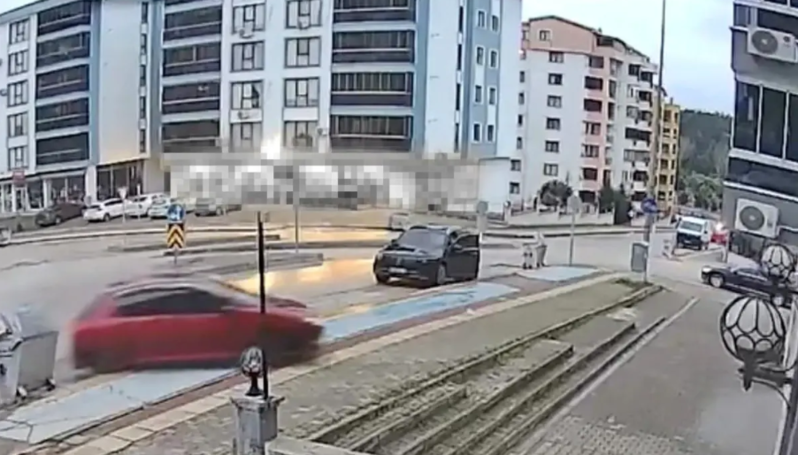 Sürücülük dərsi zamanı əyləc əvəzinə, qaza basdı, sonrası dəhşət! - VIDEO