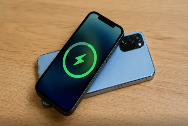 Smartfonunuzbaşqa telefonu da enerji ilə təmin edə bilər