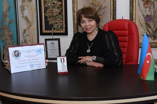 BMT azərbaycanlı aktrisaya medal verdi