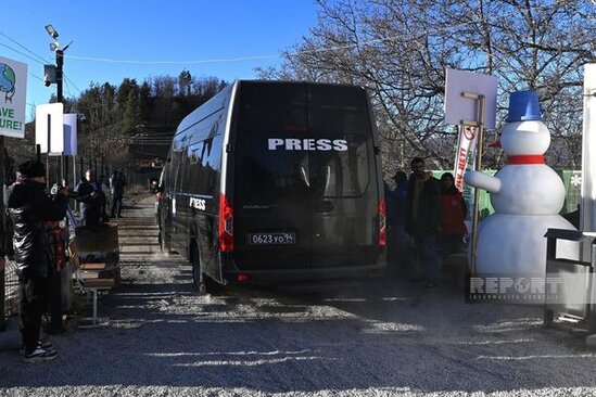 Sülhməramlıların avtomobilləri Xankəndi yolunda maneəsiz hərəkət edirlər - YENİLƏNİB + FOTO