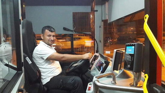 Nazir avtobus sürən direktoru işdən çıxarıb