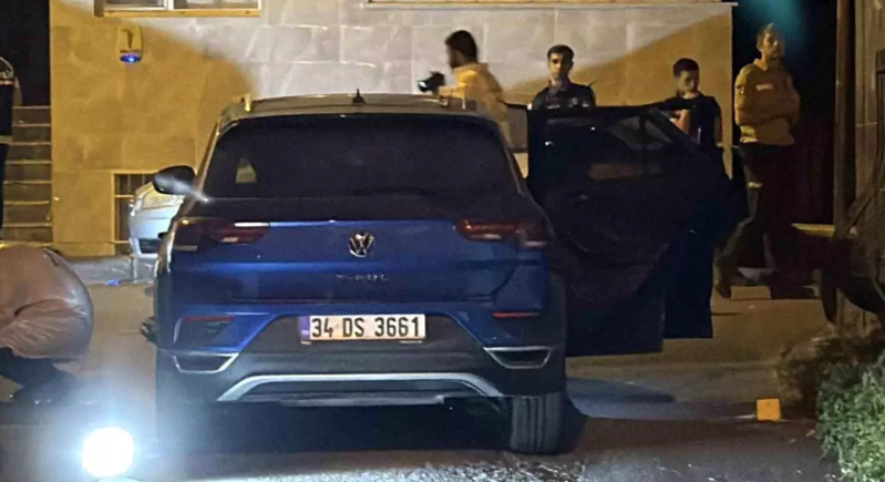 Şəhərin ortasında avtomobildə qanlı cinayət baş verdi