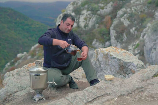 Sosial şəbəkələrdə milyonlarla izləyicisi olan yemək kanalı Şuşada - VİDEO