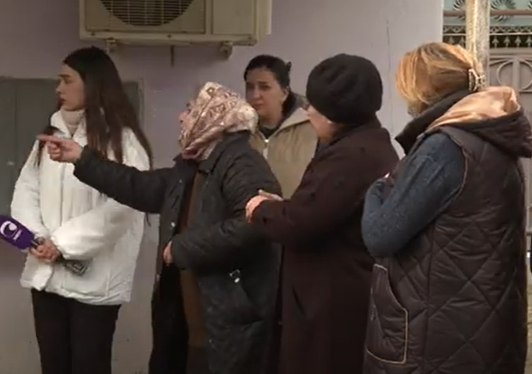 "Bu binada 22 dənə canlı bomba var, qorxuruq" - VİDEO