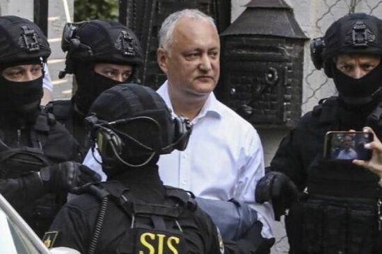 Keçmiş prezidenti ev dustaqlığına buraxıldı