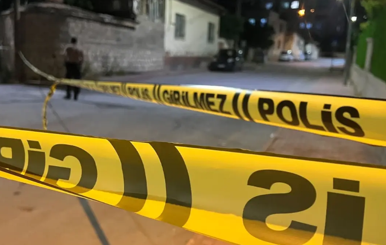 Mübahisə etdiyi şəxsi qovalayıb bıçaqladı, sonra hadisə yerindən qaçdı