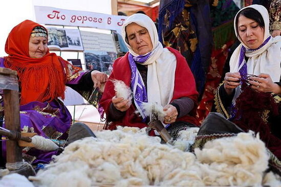 Londonun Moda evi dağıstanlı nənələrin üslubundan istifadə edib - FOTO