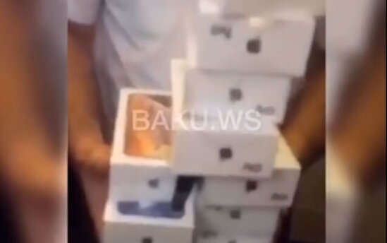 AZAL təyyarəsinin tualetindən 18 ədəd "iPhone" çıxdı - VİDEO