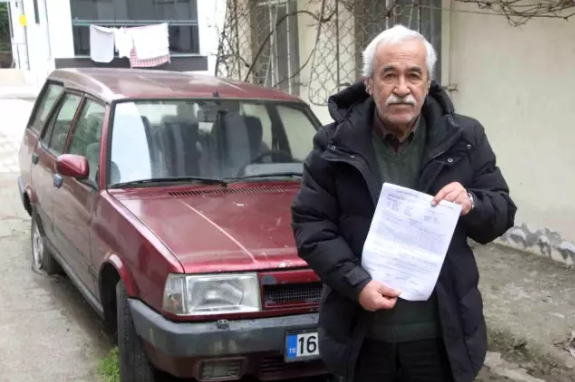 Təqaüdçü müəllim 17 ildir maşınını sürə bilmir