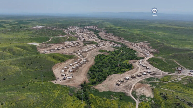 Cəbrayıl rayonunun Horovlu kəndi belə tikilir - VİDEO