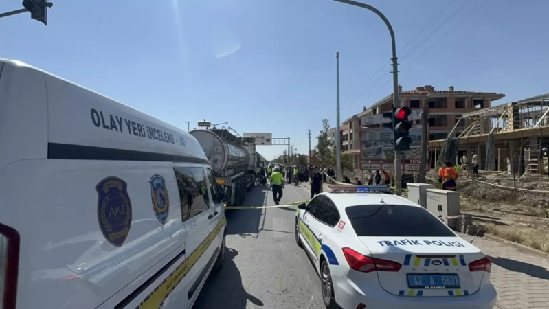 Əlil arabasındakı qızı ilə yolu keçərkən tırın çırpıldığı qadın həyatını itirib