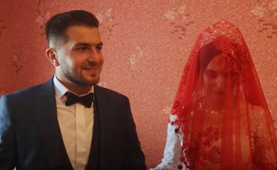 Məşhur rus aparıcıları Azərbaycanda toyda - VİDEO