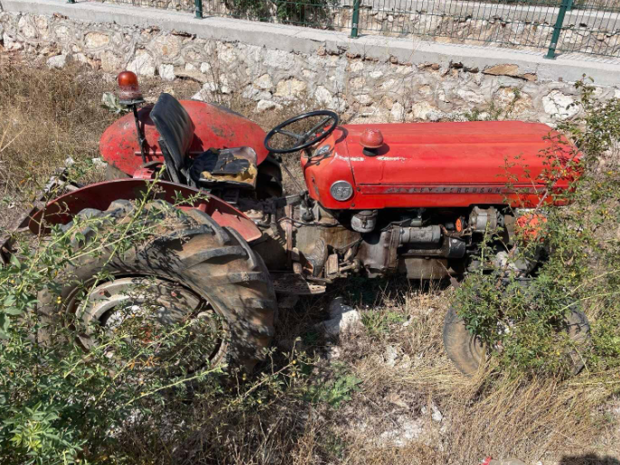 Park etdiyi traktorun altında qaldı