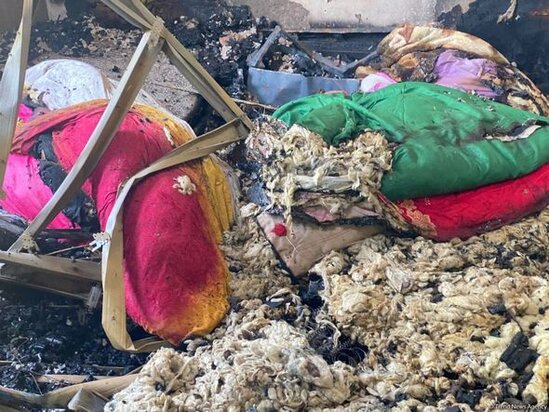 Bərdədə şəhid ailəsinin evi yandı - FOTO