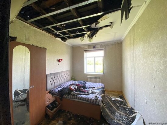 Bərdədə şəhid ailəsinin evi yandı - FOTO