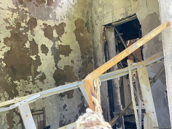 Bərdədə şəhid ailəsinin evi yandı - FOTO