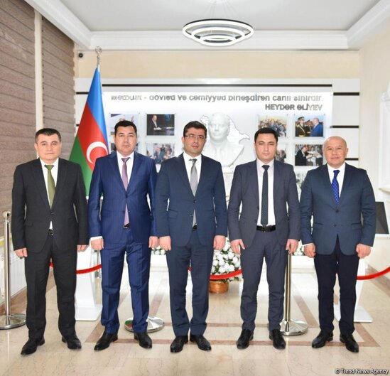 Medianın İnkişafı Agentliyində Özbəkistanın Milli İnformasiya Agentliyinin rəhbərliyi ilə görüş keçirilib (FOTO)