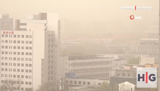 Çində qum fırtınası kameralar tərəfindən qeydə alındı - VİDEO