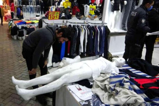 Türkiyədə oğrular hətta manikenləri də soyundurdu - VİDEO