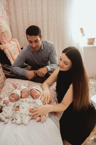 Naxçıvanda üçəmlər dünyaya gəldi - İki oğlan, bir qız - FOTO