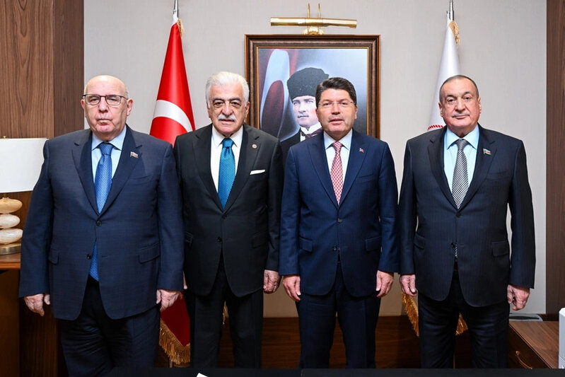 Türkiyəli nazir: Azərbaycanla əlaqələrimizi "bir millət, iki dövlət" prinsipi ilə davam etdirəcəyik