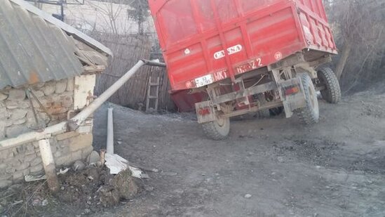 Traktor qəzaya uğradı: Kənd qazsız qaldı - FOTO
