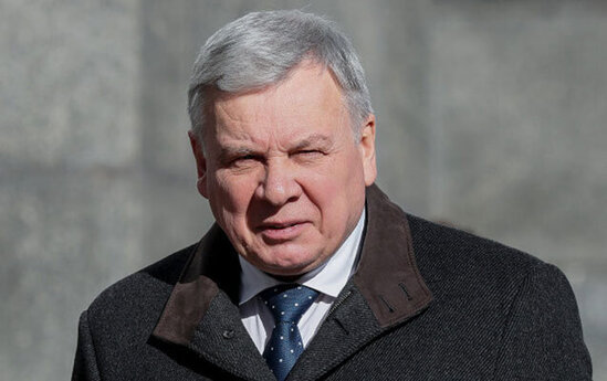 Ukraynanın müdafiə naziri istefa verdi