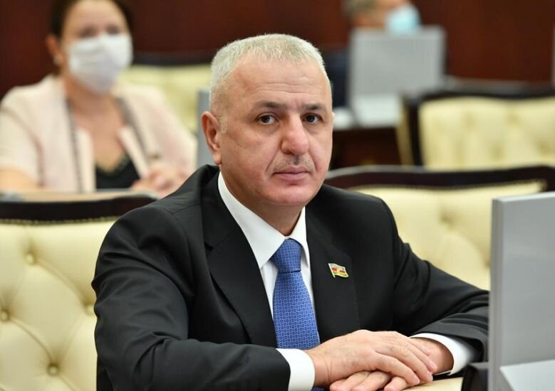 Ülvi Quliyevi seçiciləri seçmirlər – Deputatlığa namizəddən iddia