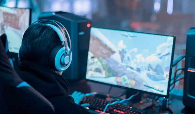 Dörd gün, üç gecə fasiləsiz şəkildə onlayn oyun oynayan universitet tələbəsi beyin qanaması keçirərək həyatını itirib