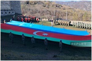 Şuşada Zəfər Günü münasibətilə hərbçilərin yürüşü keçirilib