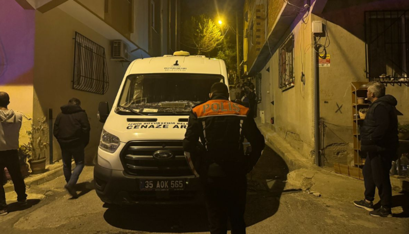 İki uşağının anasını boğazından vuraraq öldürdü - VİDEO