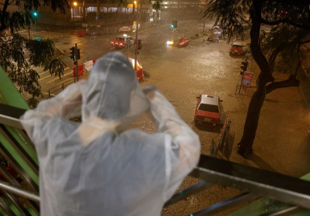 Son 140 ilin ən güclü leysan yağışı Hong Konga yağdı