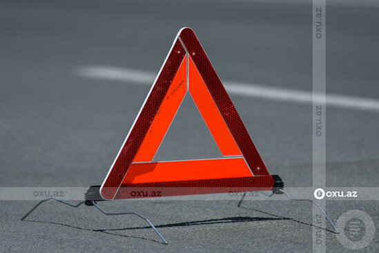 Salyanda iki yük maşını toqquşub, xəsarət alanlar var