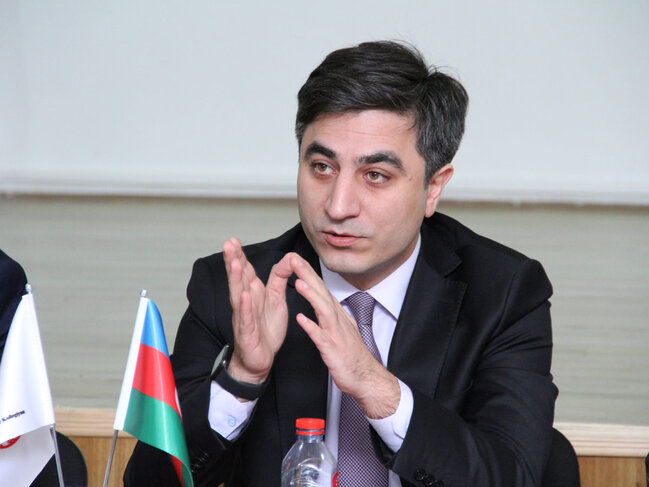 Vəkil: "Daşınmaz Əmlakın Dövlət Reyestr Xidmətinin 1 saylı Bakı Ərazi İdarəsi süründürməçilik edir"