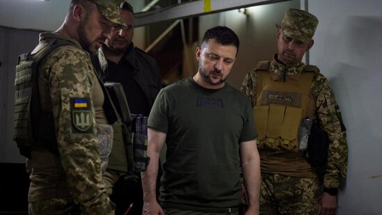 Zelenski ön cəbhəyə getdi - FOTOLAR