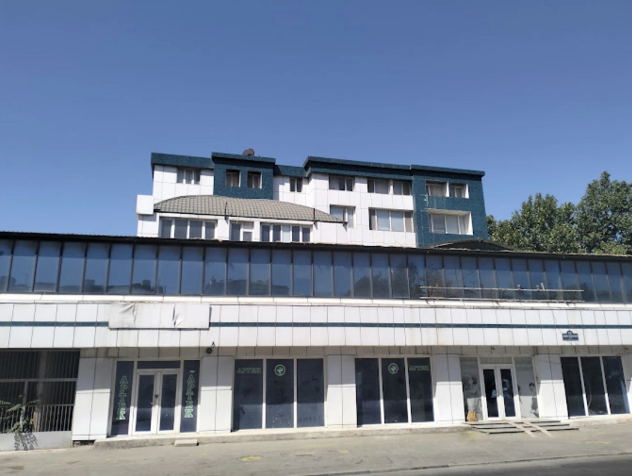 Məşhur klinikanın direktorunun ölkədən çıxışına qadağa QOYULDU