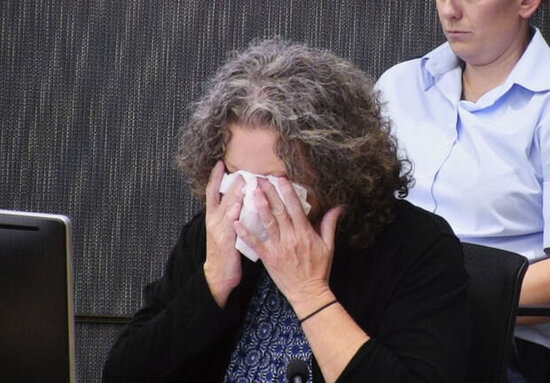 Bıçaqlanan ana: "Oğlumu bağışlamışam, onu həbsdən azad edin"