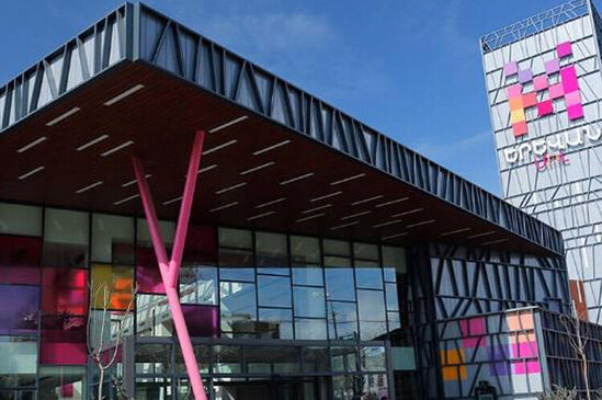 İrəvanda "Zəfər" ayaqqabıları satılır - FOTO