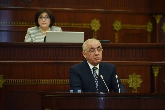 Hökumət hesabat vermək üçün parlamentə gəldi