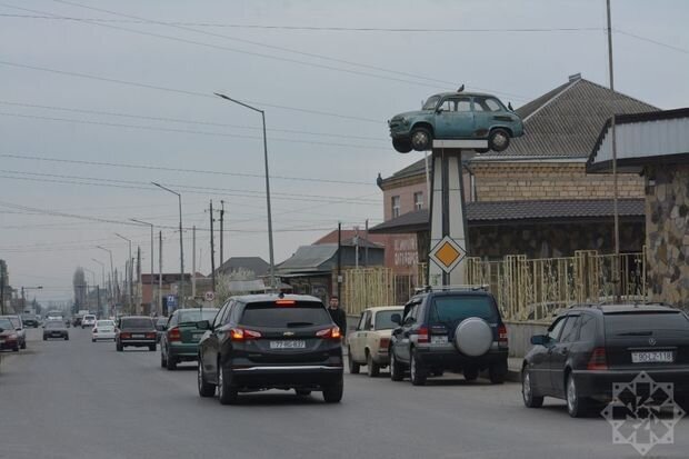 Sahibkarın 60 manata aldığı "Zaporojets" avtomobillərə yuxarıdan aşağı "baxır" - FOTO