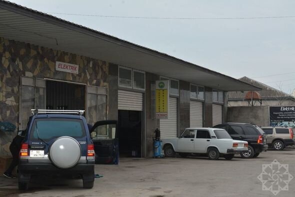 Sahibkarın 60 manata aldığı "Zaporojets" avtomobillərə yuxarıdan aşağı "baxır" - FOTO