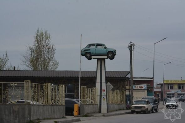 Sahibkarın 60 manata aldığı "Zaporojets" avtomobillərə yuxarıdan aşağı "baxır" - FOTO